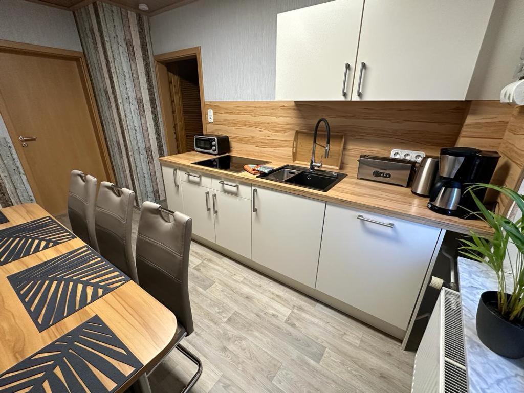 Christels Ferienwohnung 2 In Thale Mit Ueberdachter Terrasse, Kueche Mit Tv & Geschirrspueler Екстер'єр фото